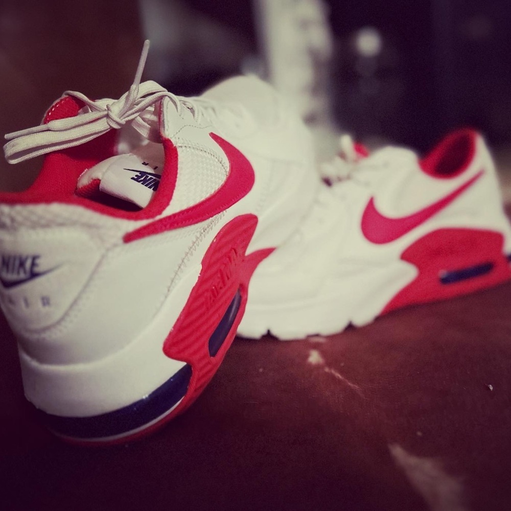 Women’s Nike Air Max/ Sold